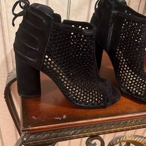 Brand new shoes too small